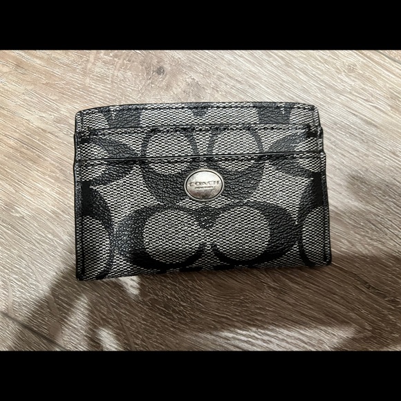 Coach card holder - Picture 1 of 1